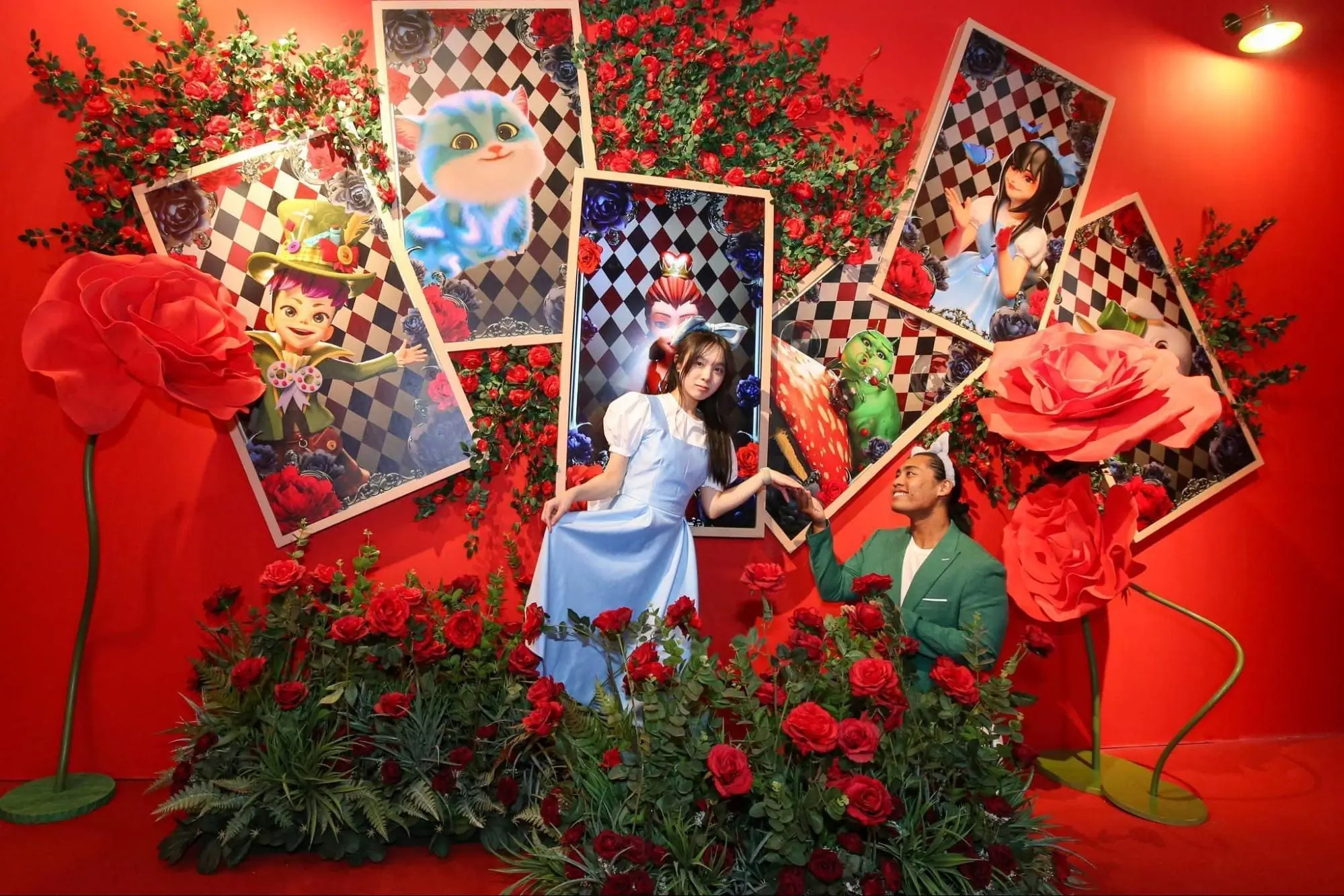 Alice Saves Wonderland (ASW) - the enchanted forest the red room