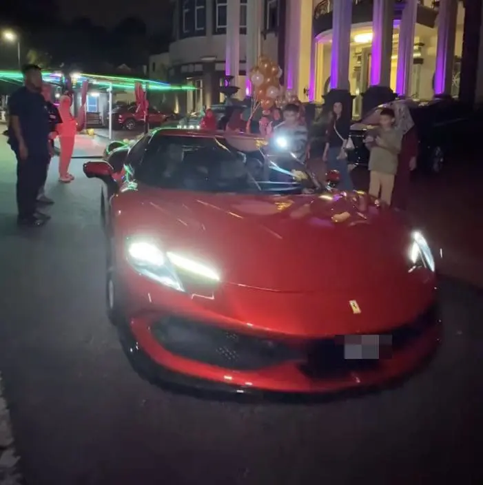 Aliff Syukri gets Ferrari from wife