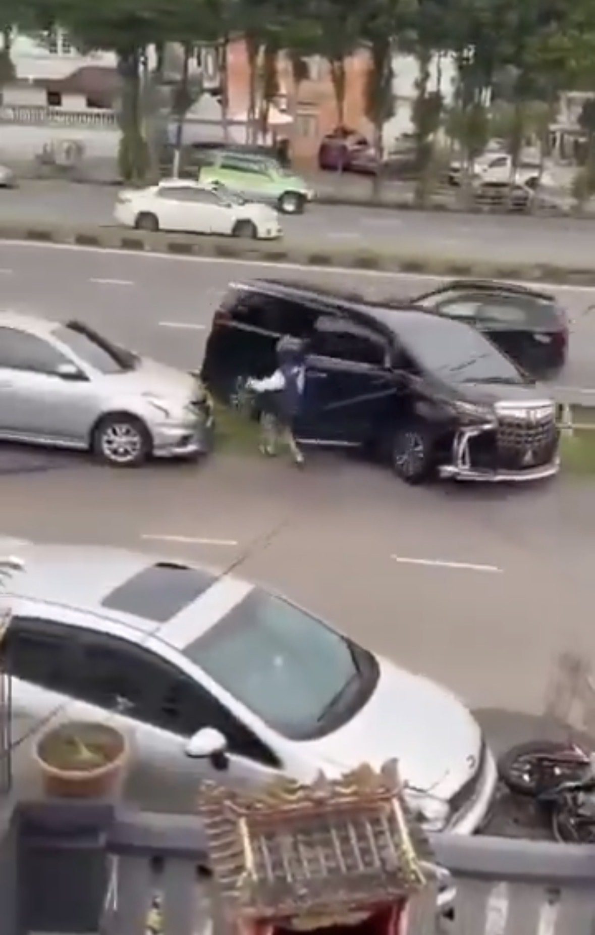 Alphard Driver Rams Into Motorcyclist, Reverses Into Slope In Johor Jaya Incident