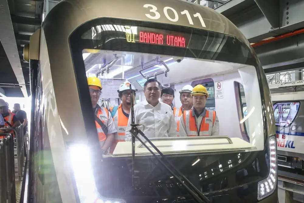 anthony loke in new lrt3