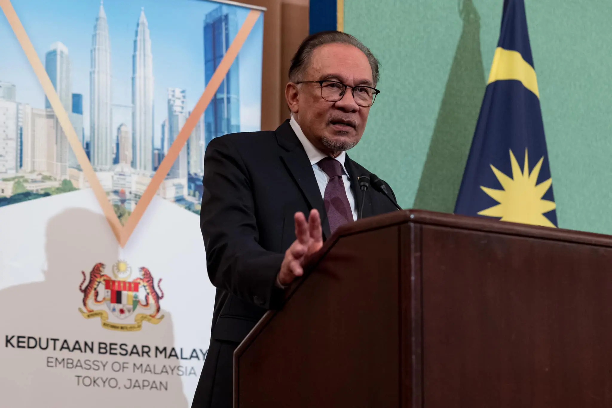 Anwar Ibrahim giving a speech