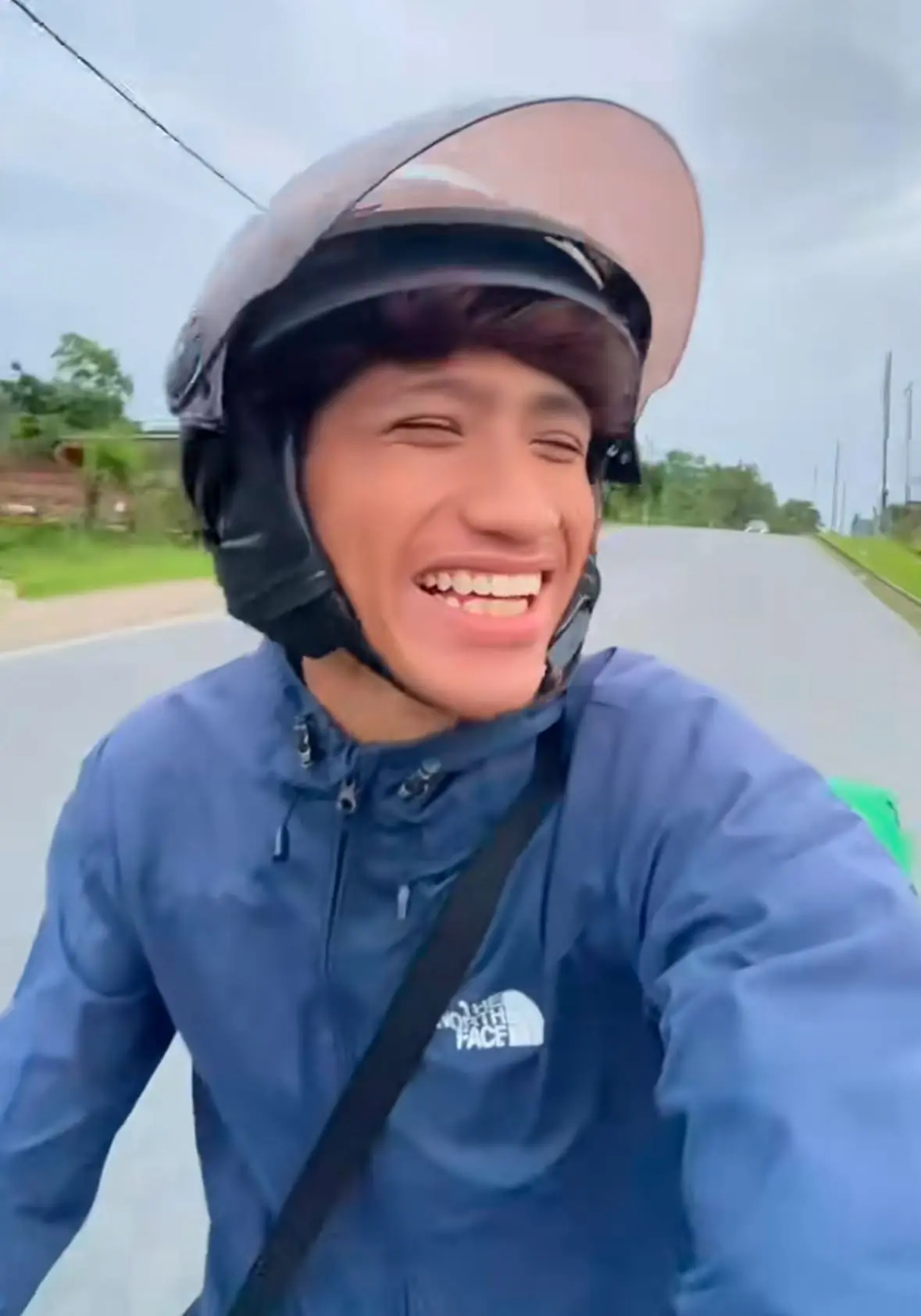 ‘Aren’t You Supposed To Be Rich?’ - M'sian With 740K Followers Shamed For Being A Food Rider