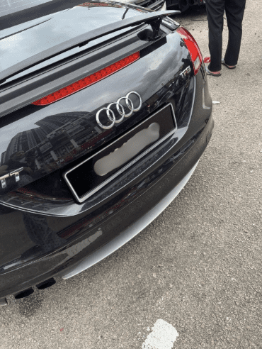 Audi TT involved in JB crash