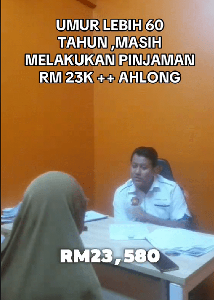 aunty talking to an ngo agent