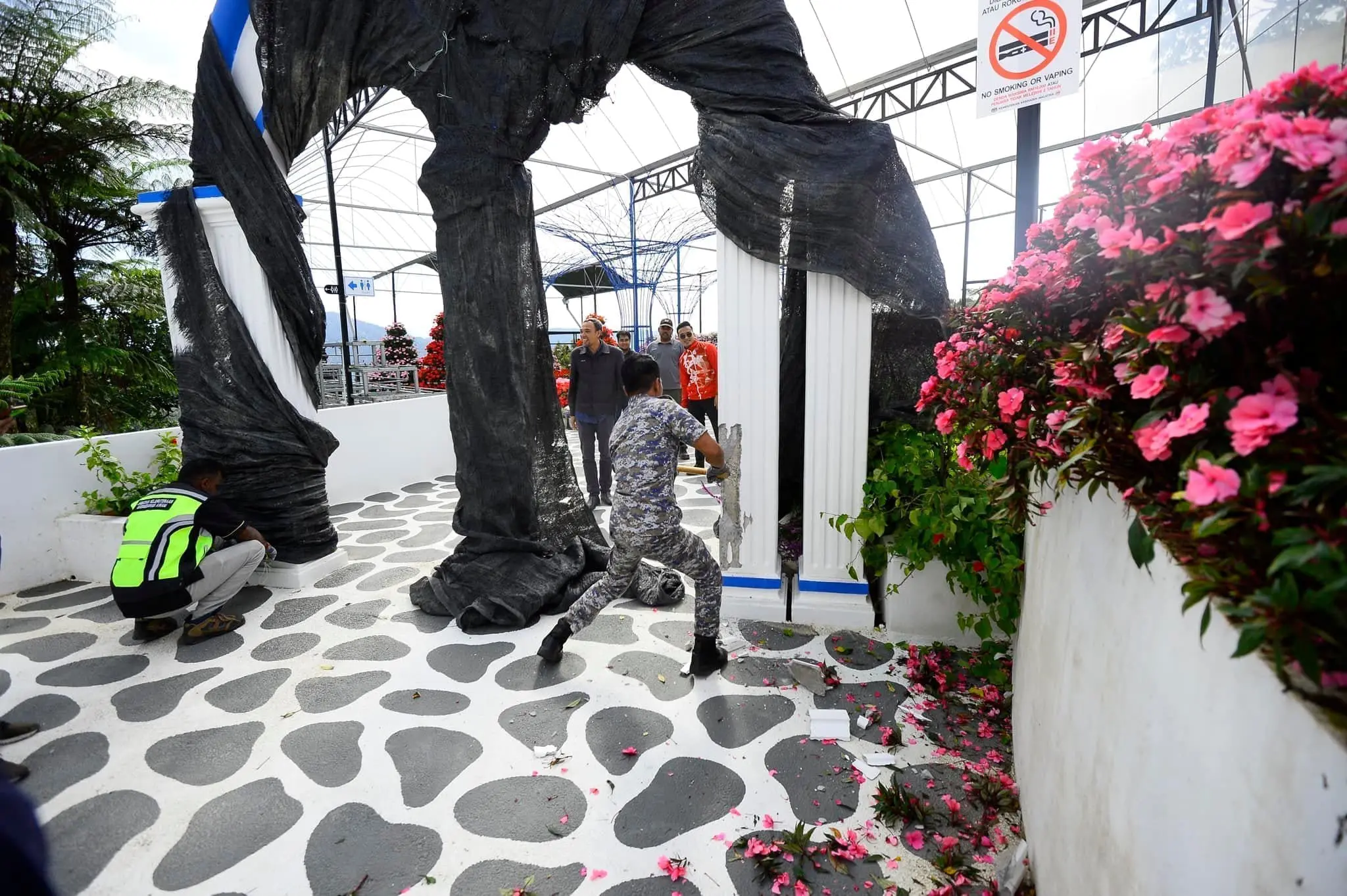 authorities destroying cameron santorini