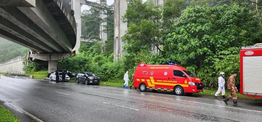 Authorities find body at Rawang Bypass