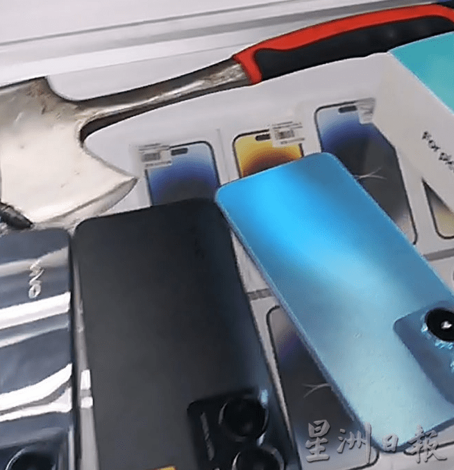 M'sian Robber Injures Guard With Axe, Locks Him Inside Toilet And Steals 70 iPhones