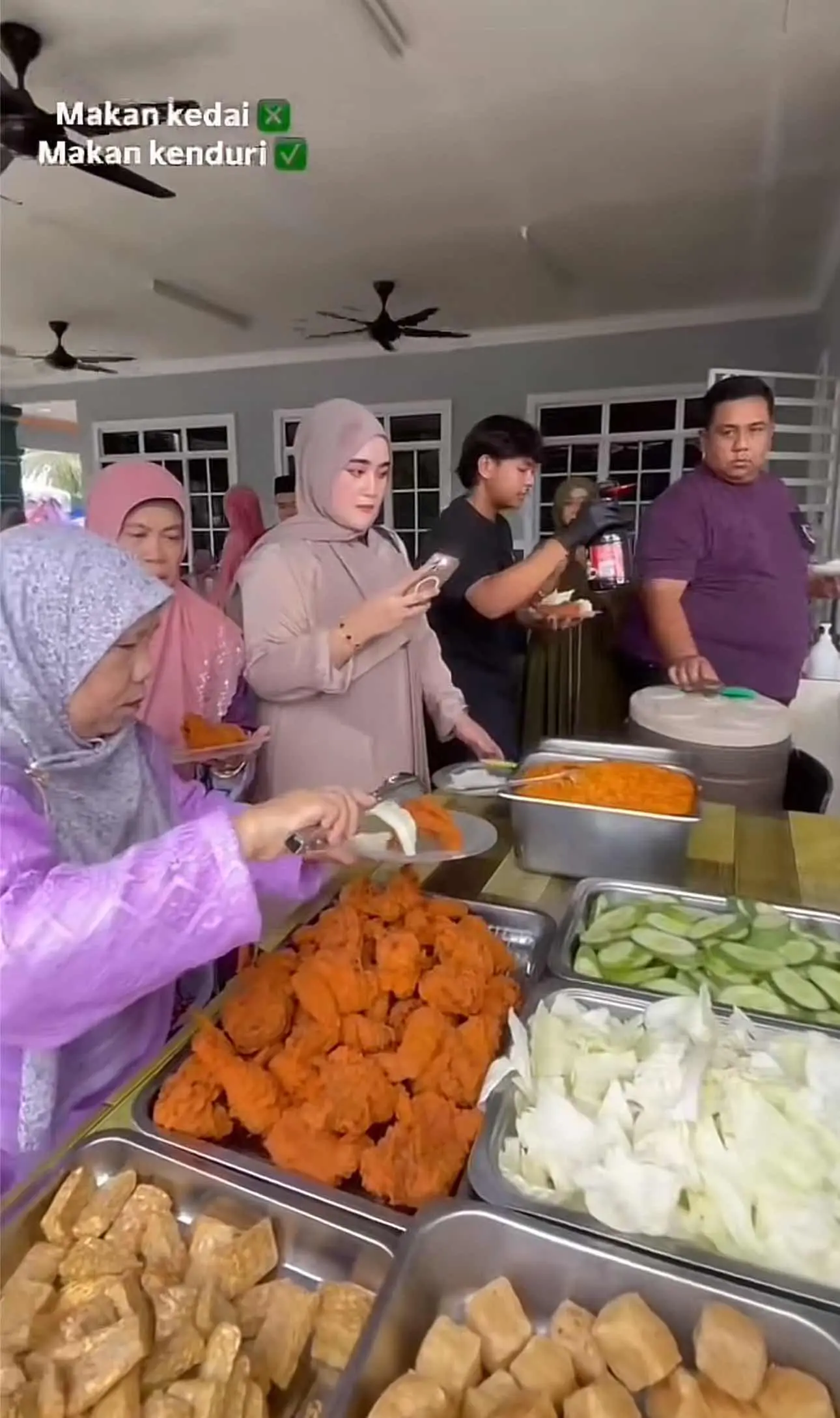Ayam gepuk at a wedding