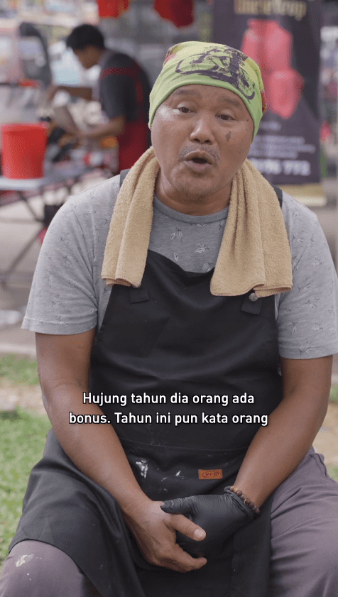 banana fritter owner sharing the workers will be getting year end bonus