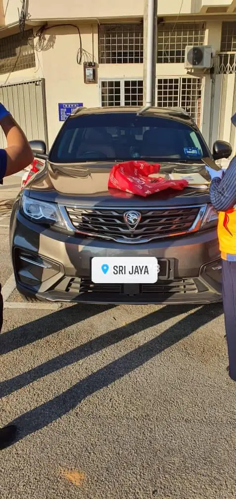 Proton X70 belonging to beggar