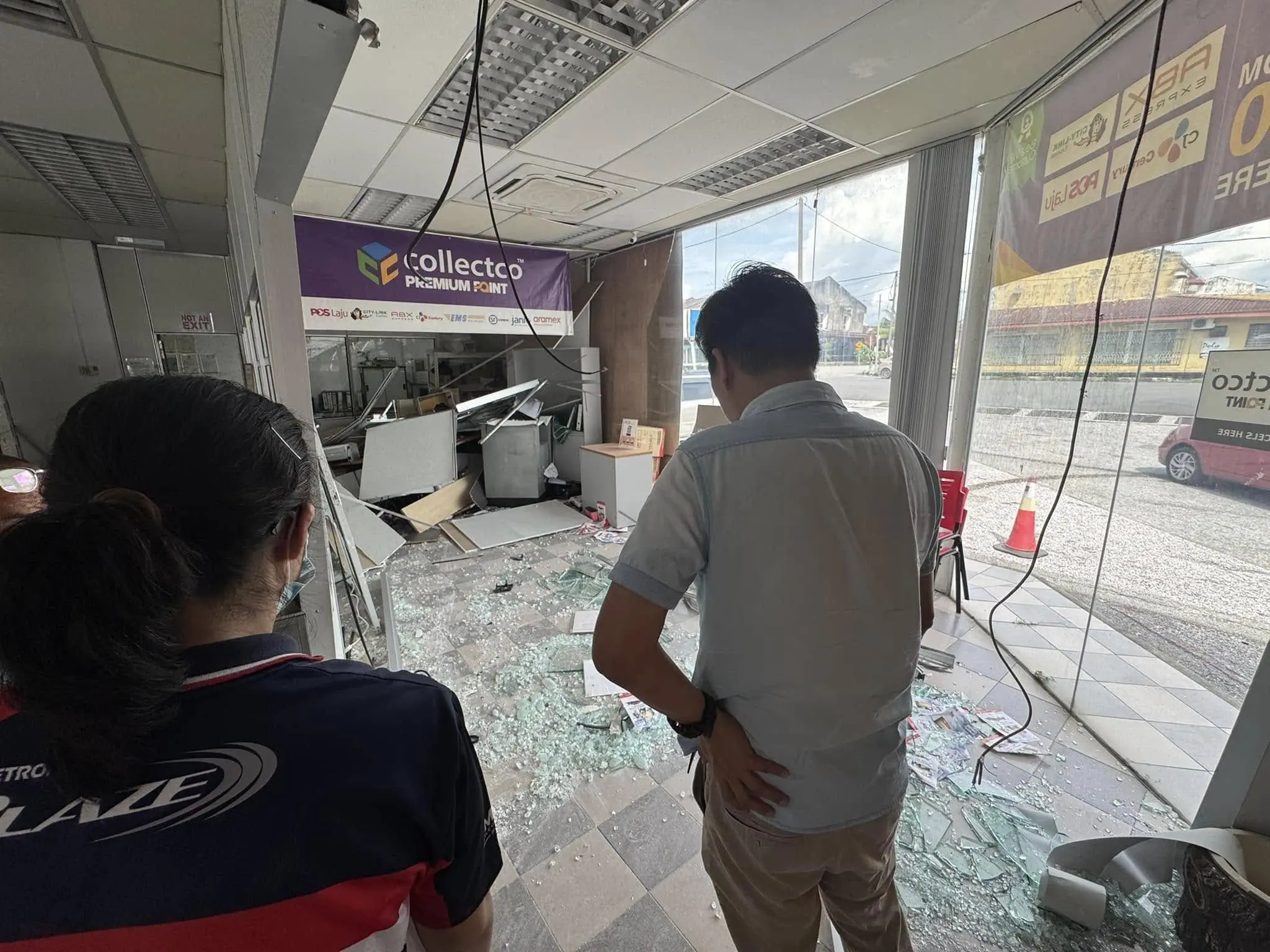 Bercham assemblyperson Ong Boon Piow visting site of crash