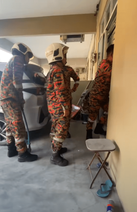 Bomba opening door Screenshot 2025-03-19 125354 Screenshot 2025-03-19 125354 (1)