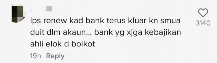 M'sian Woman Forced To Take Bedridden Mother To Bank With Ambulance After Staff Refuse To Come Over comment 1