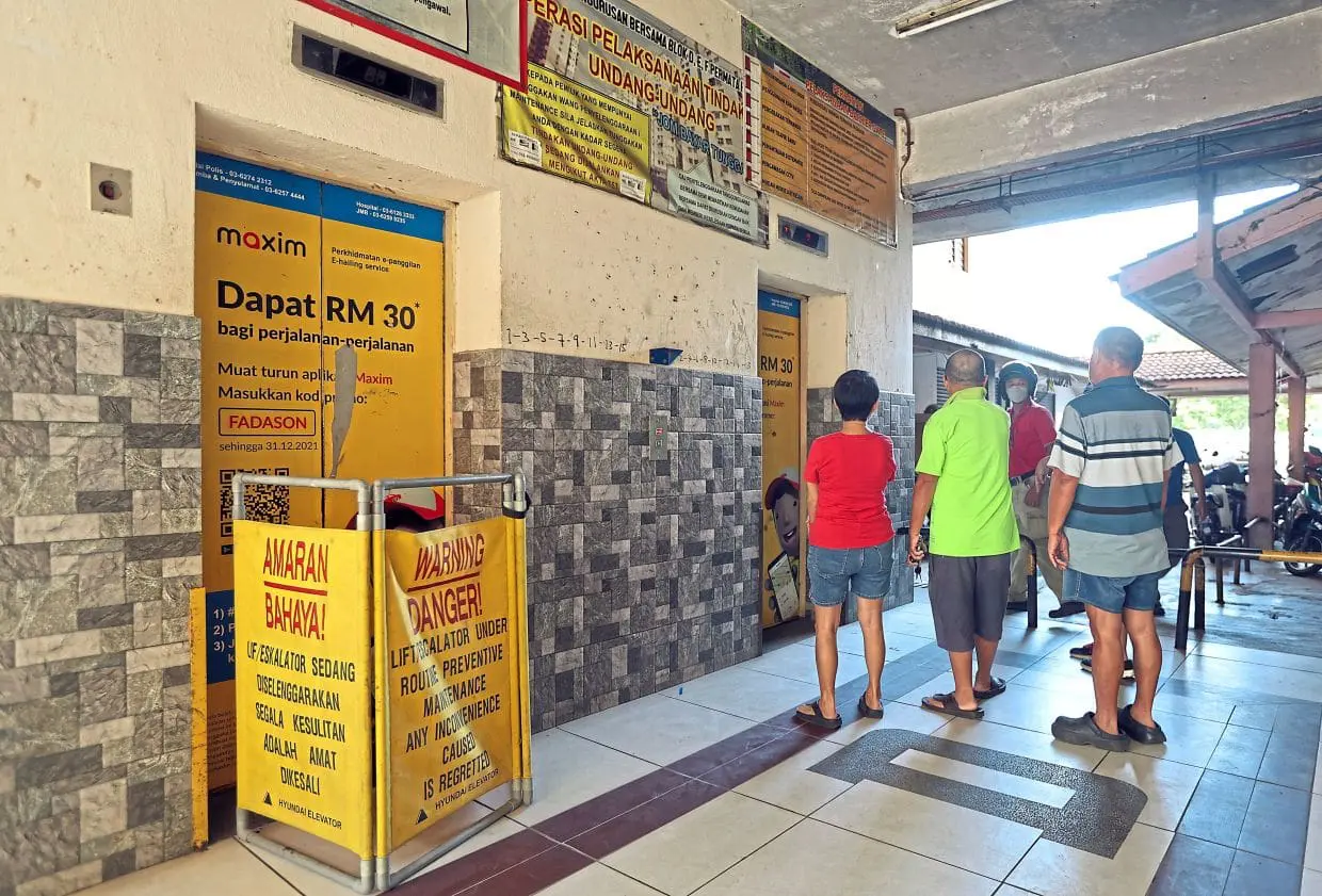 Broken lift at Apartment Permata Fadason