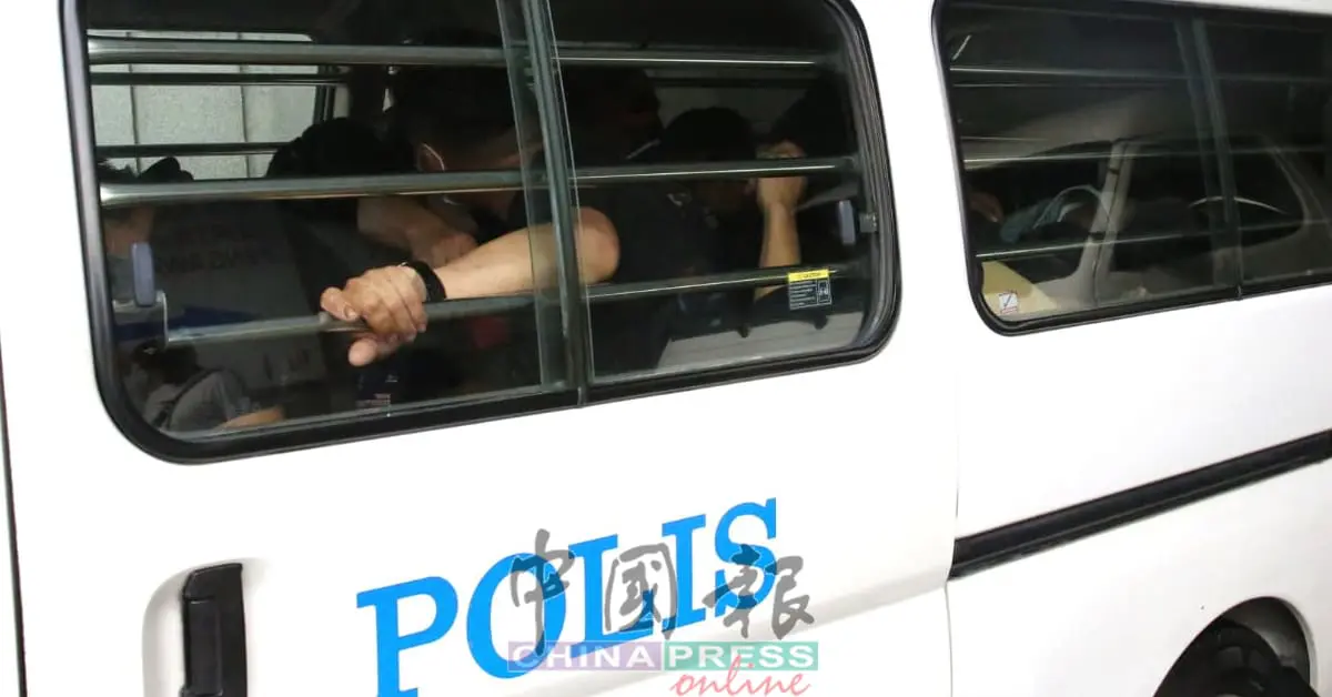 15 M'sian Police Officers & 2 Prosecutors Arrested At Entertainment Centre, Most Test Positive For Drugs