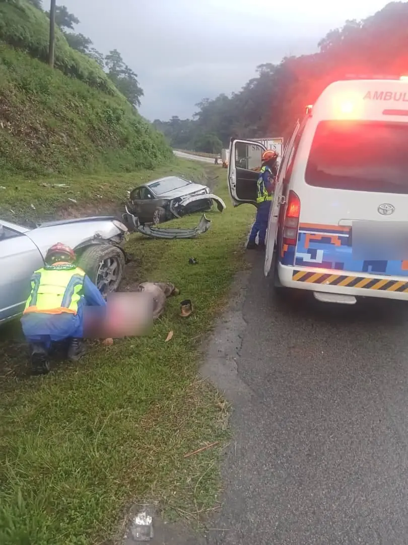 Chen Yongfu attended to by emergency responders