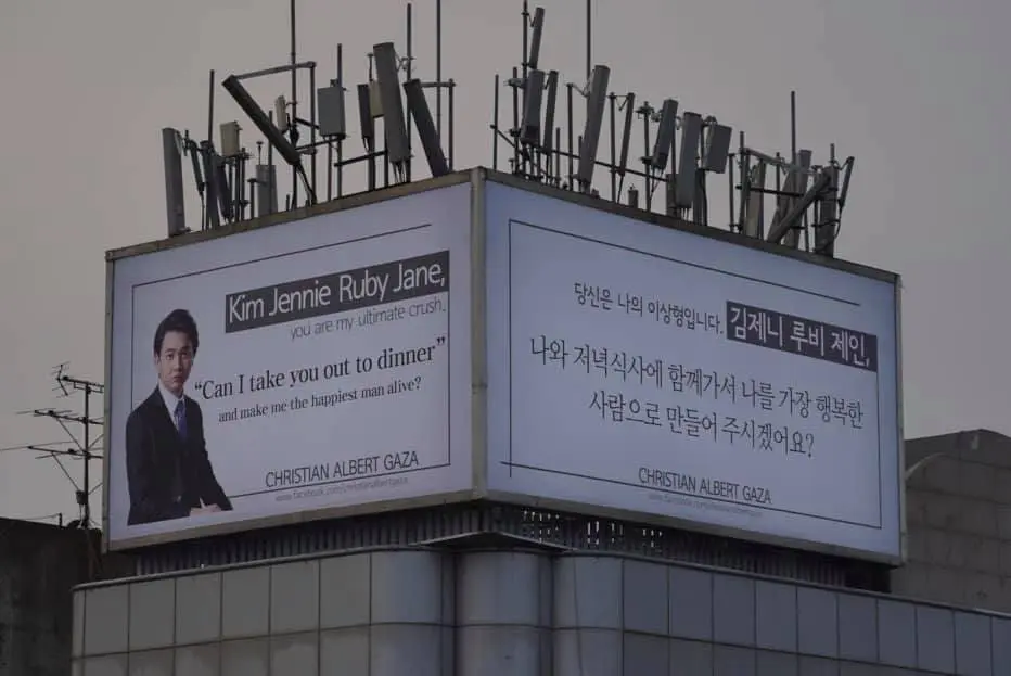 Filipino businessman sets up giant billboard worth RM123,000 asking Blackpink's Jennie out on a date