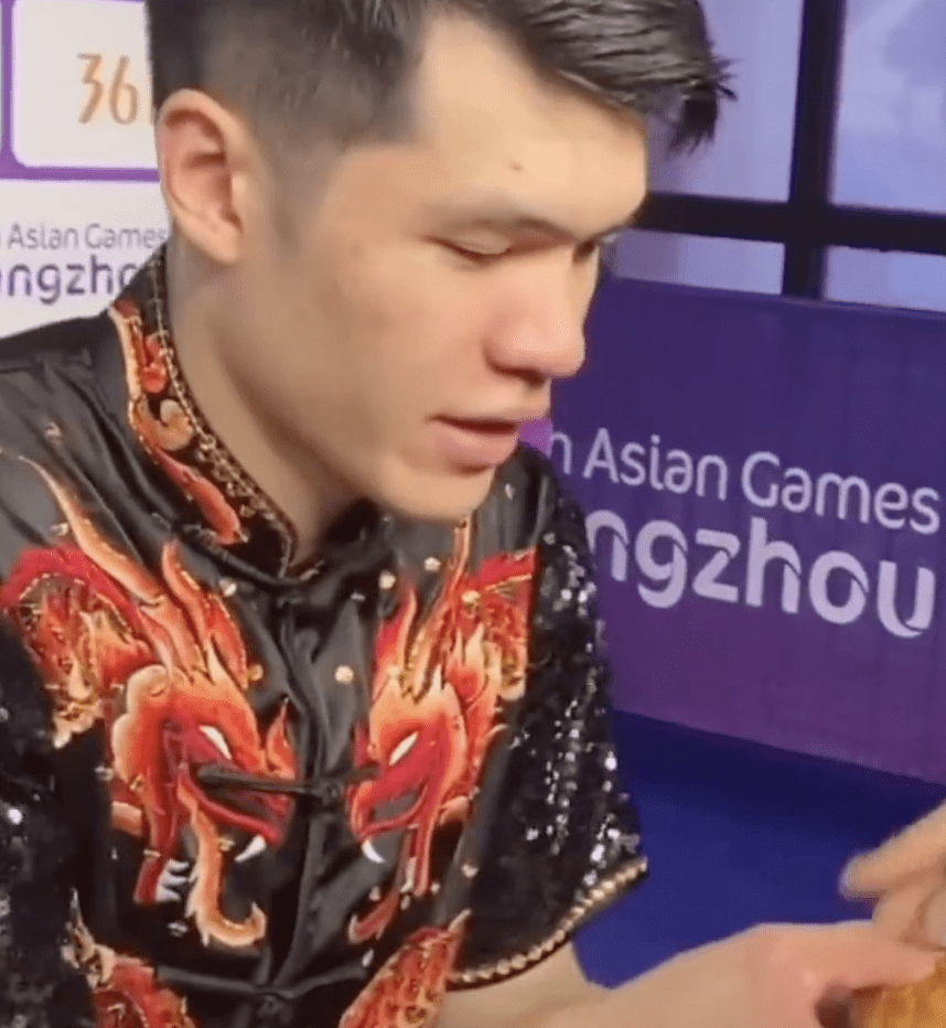 Clement Ting goes viral on China for eating mooncake Hangzhou Games 04