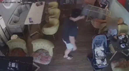 couple arguing in restaurant