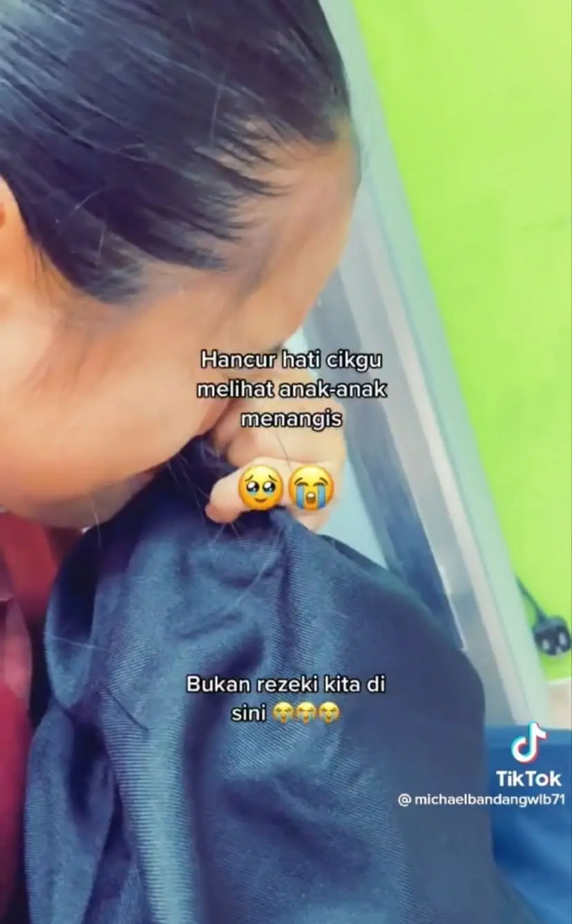 Sarawak Students Devastated After Team Is Eliminated From Debate Competition Due To Blackout