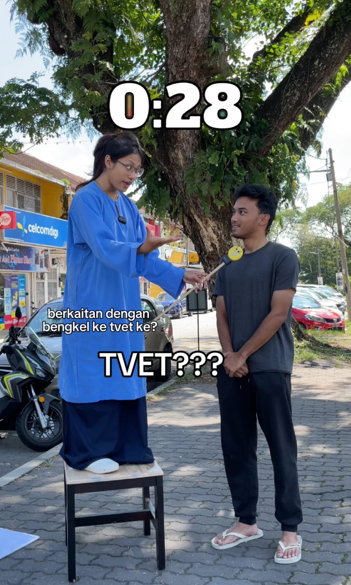 'Don’t Judge A Book By Its Cover' - M’sians Shocked After Man In Slippers Reveals He’s A Pilot