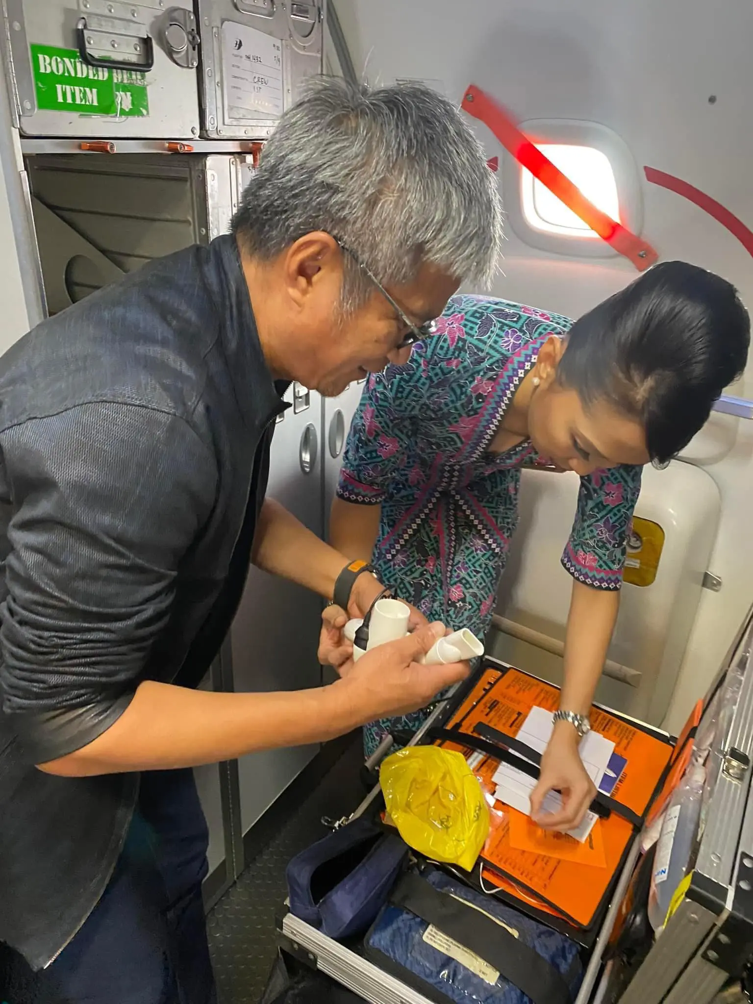 Dr Annuar come to the rescue while onboard Malaysia Airlines flight