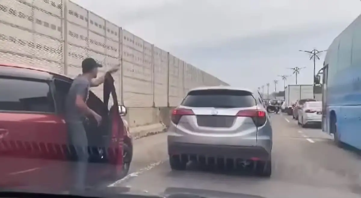 Driver yells at man who threatened him