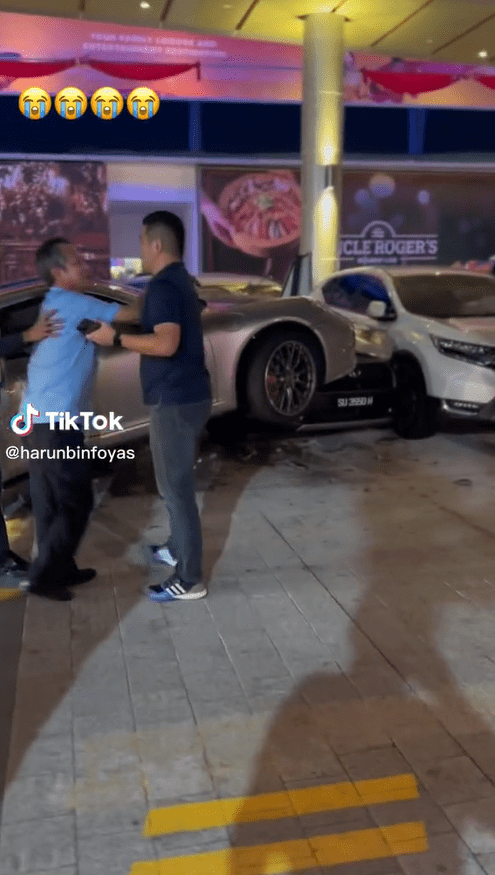 Drunk Porsche driver tries to escape from IOI City Mall