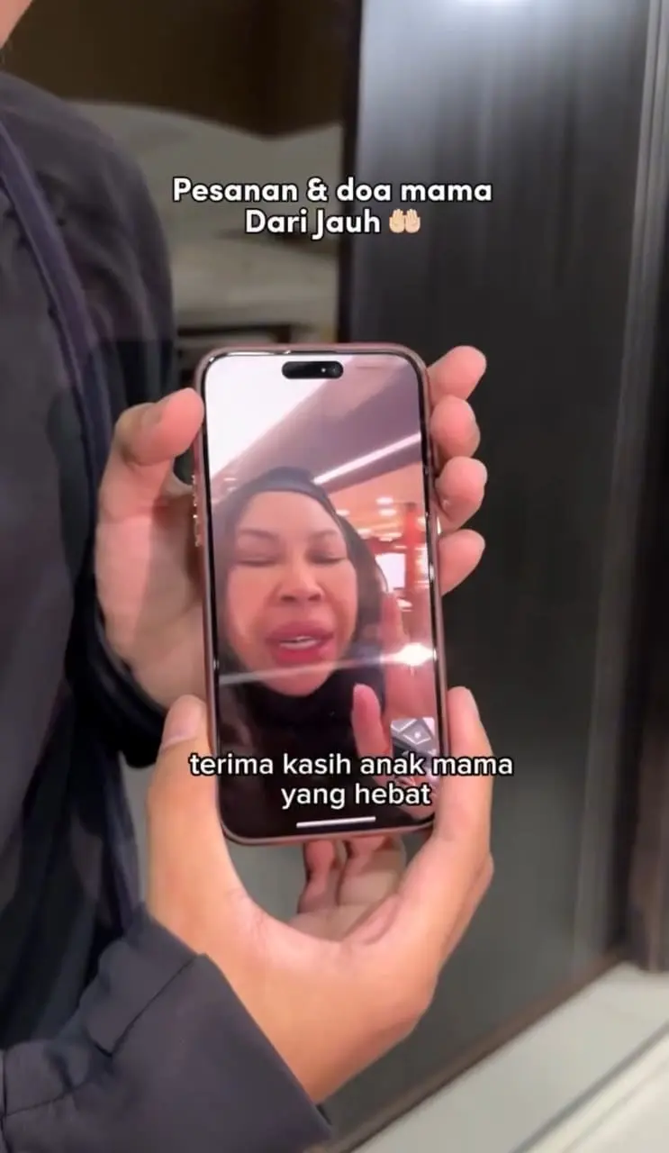 dsv on call with her son in phone