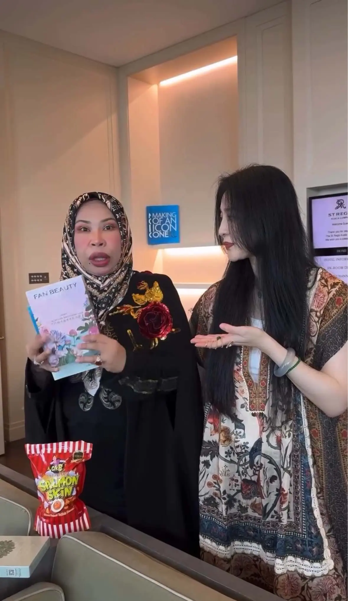 DSV receives Fan BinBing's beauty mask boxes