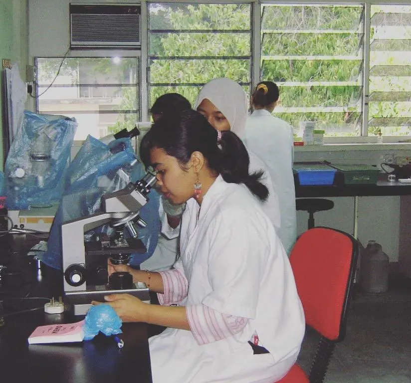 Dr. Norashikin Mohd Shaharuddin when she was a teen