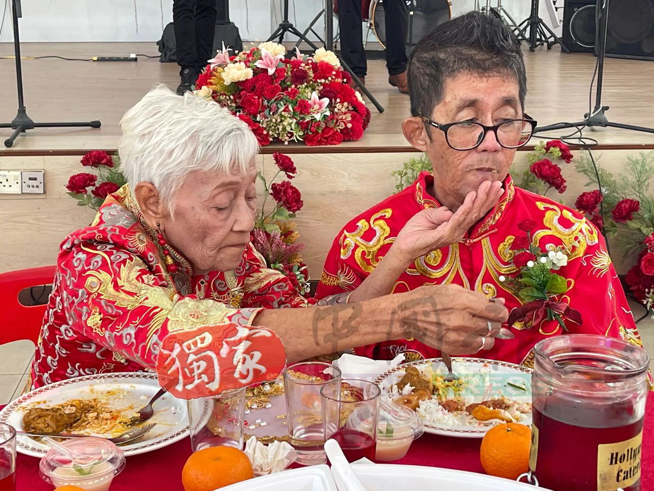Elderly couple marry at Penang nursing home (2)