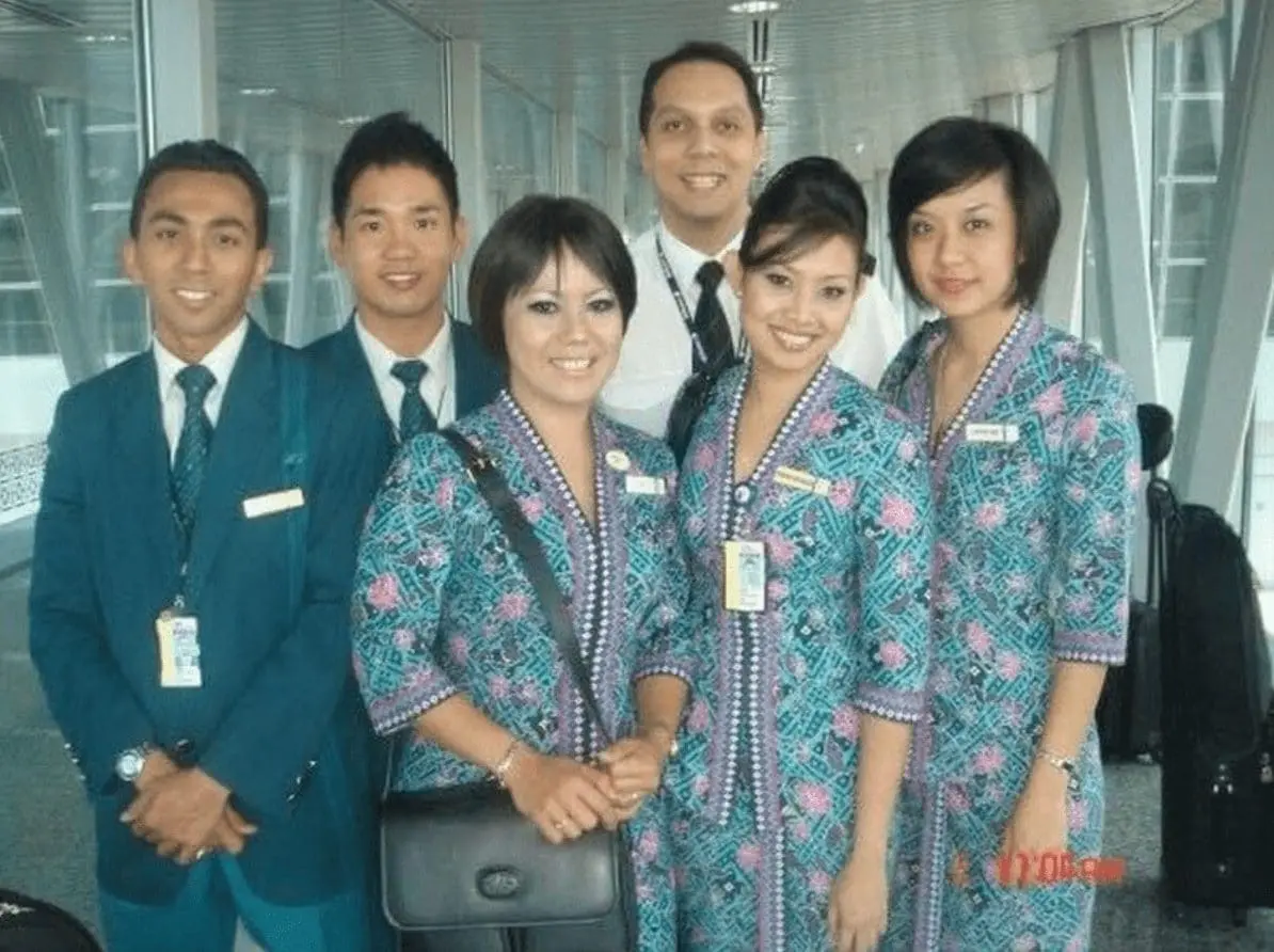 Ex-Flight stewardess sells processed chicken 01