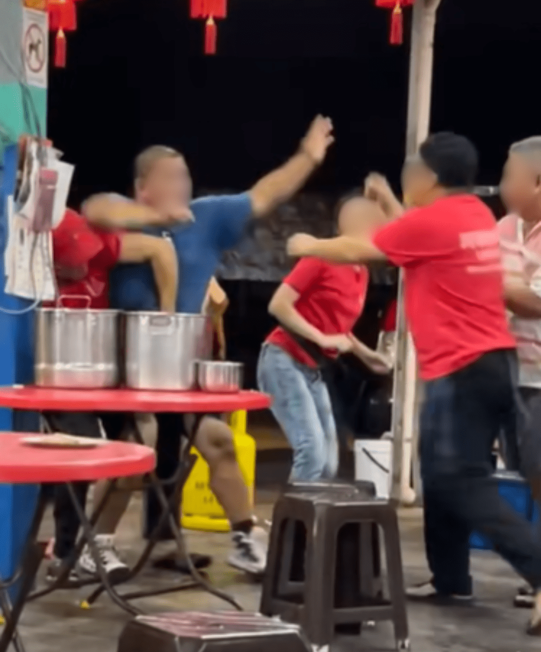 Fighting at Penang Bukit Mertajam Hawker Center (3)