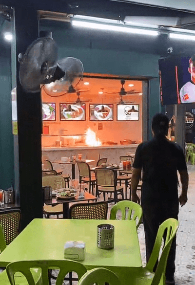 Fire in SS15 nasi lemak stall Screenshot 2024-11-18 135906 (1)