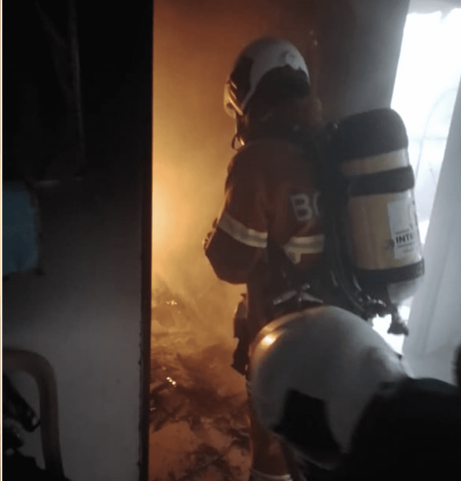 firefighter put up fire,