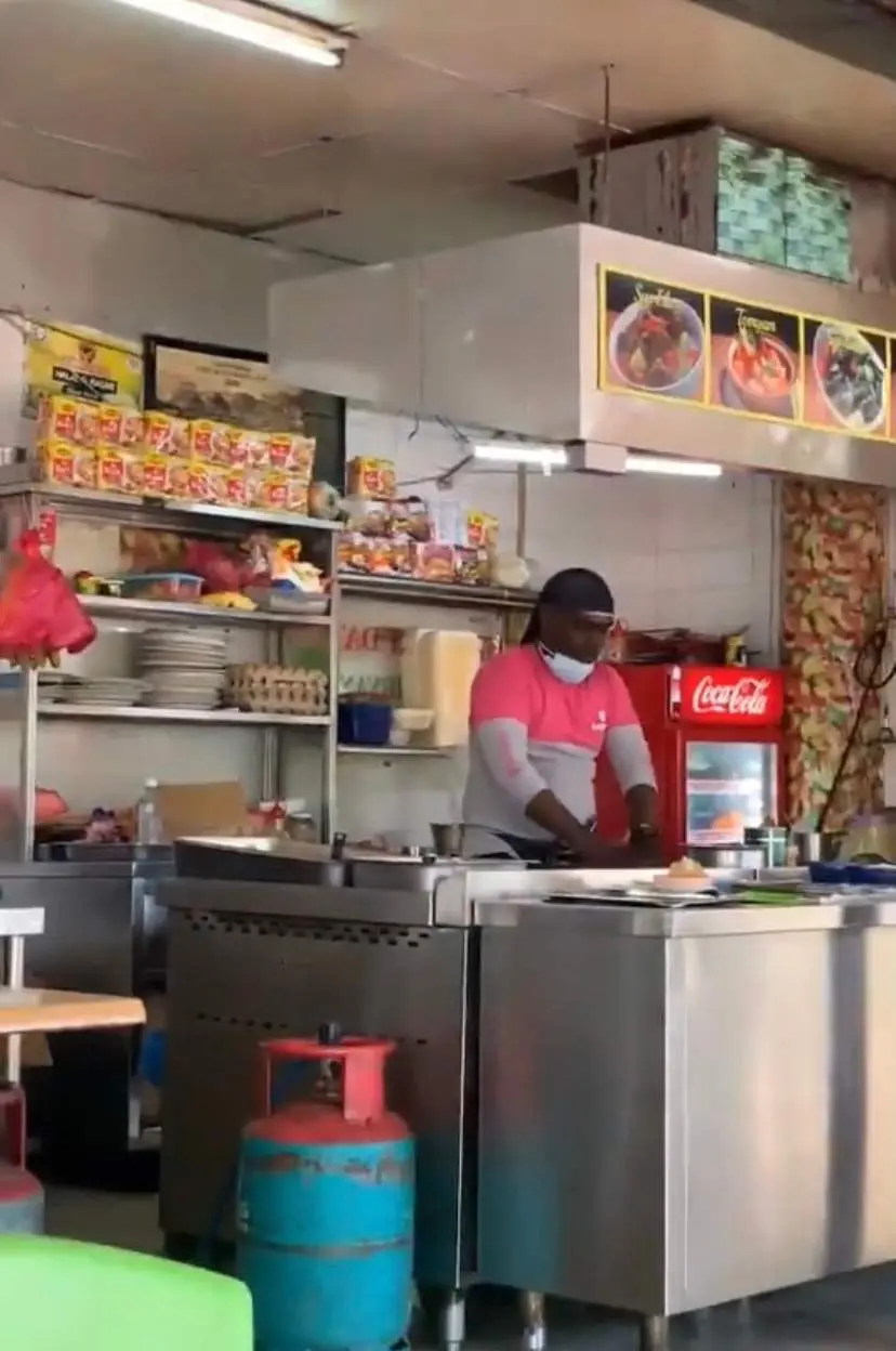 Foodpanda rider decides to cook the meal himself after waiting too long to pick up order (2)