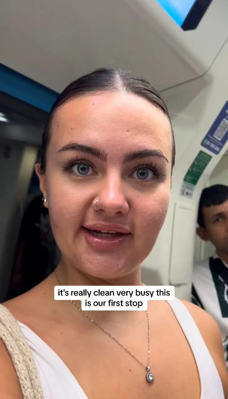 foreigner praising mrt station's cleanliness