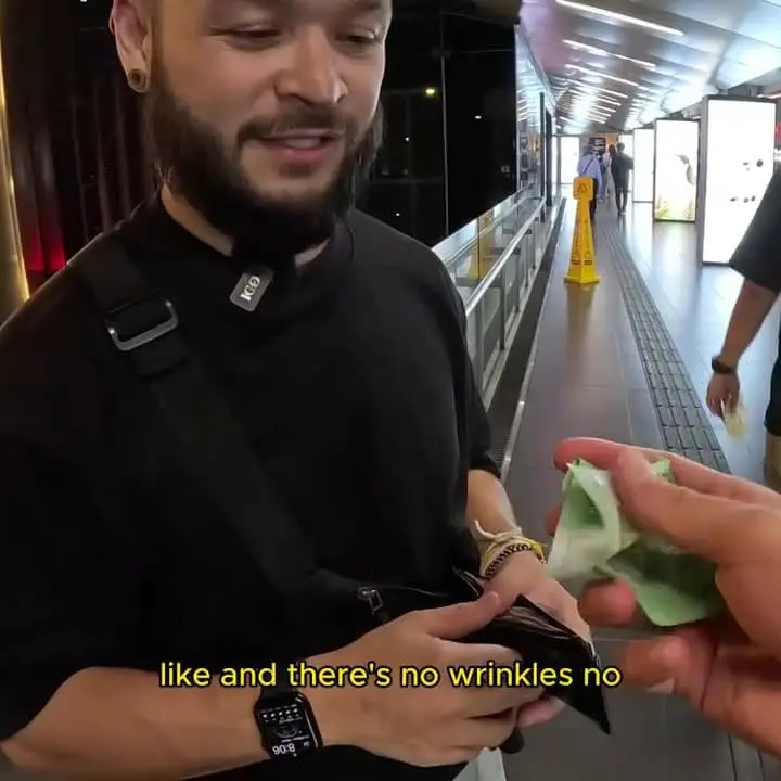 foreigner wrinkling rm5 note