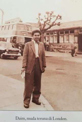 Tun Daim Zainudding - young in London