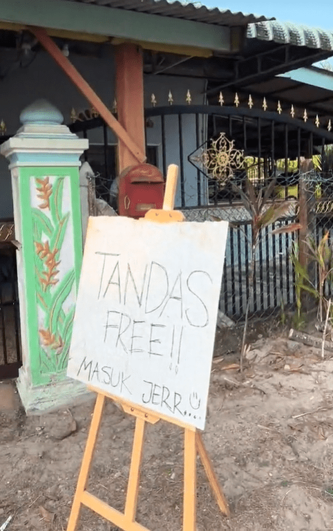 free toilet signboard