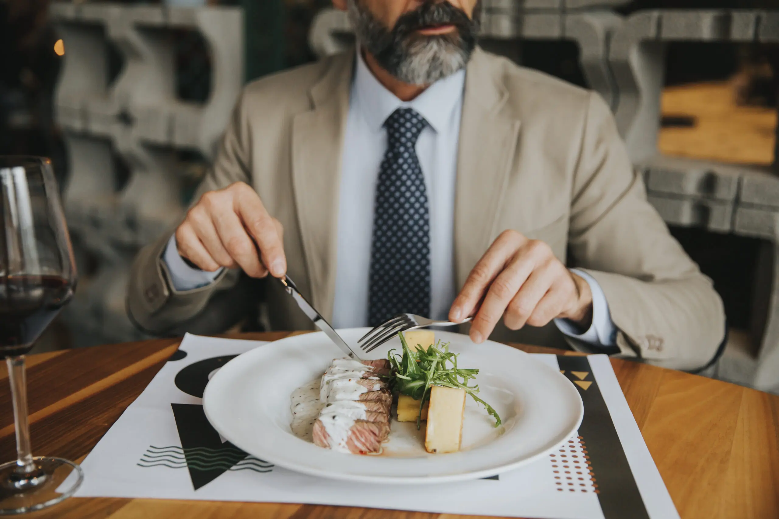 M'sian Diner Told To Wear A Sarong After He Wore Knee-Length Shorts To KL Restaurant