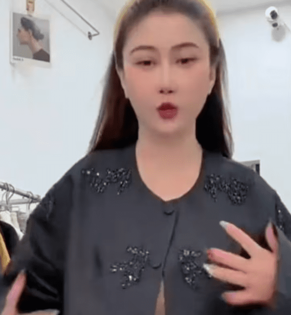 Headache during livestream (3)