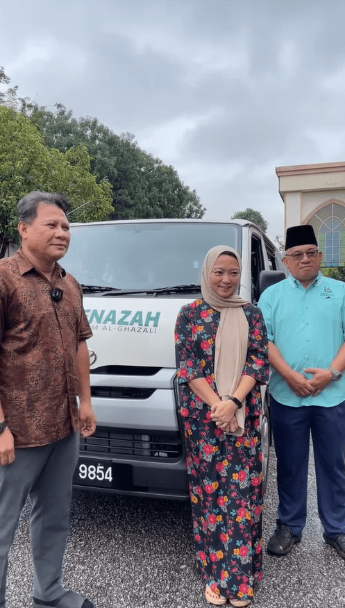 Hannah Yeoh visiting Masjid Al-Imam Al-Ghazali
