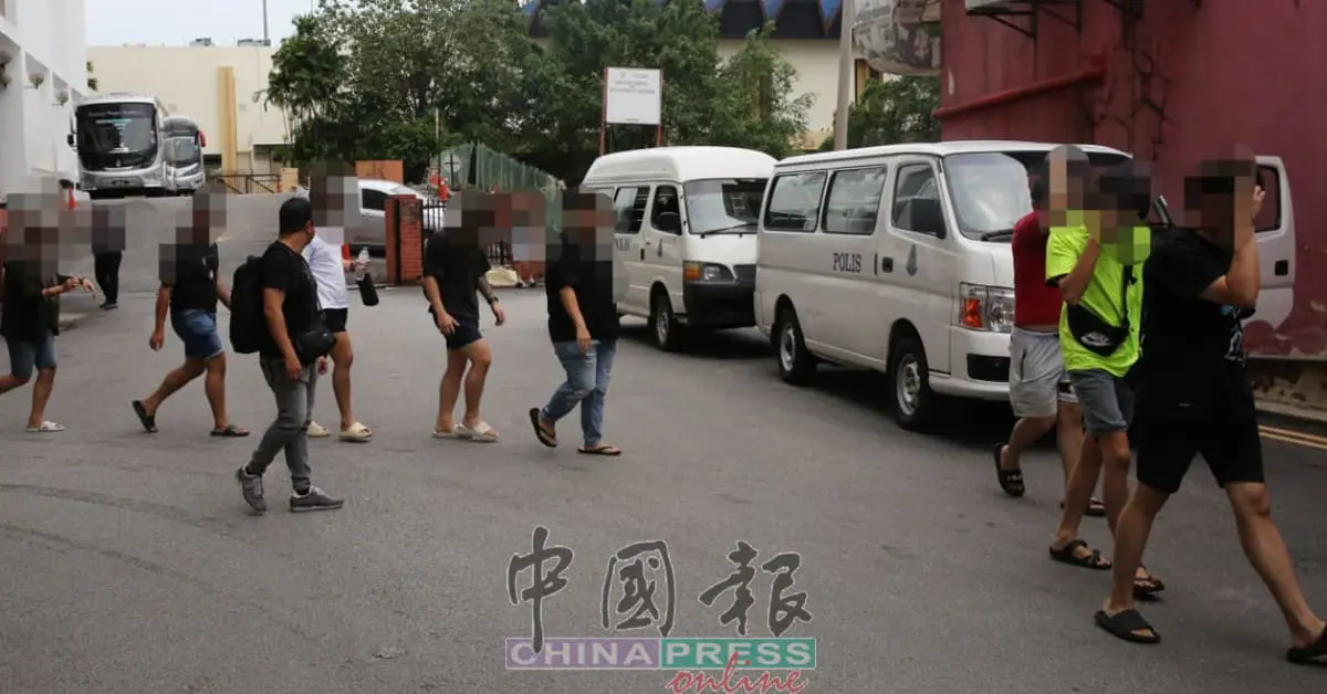 15 M'sian Police Officers & 2 Prosecutors Arrested At Entertainment Centre, Most Test Positive For Drugs