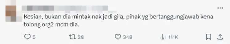 Homeless Man Caught Showering Inside Fountain While Stark Naked In KL (3)