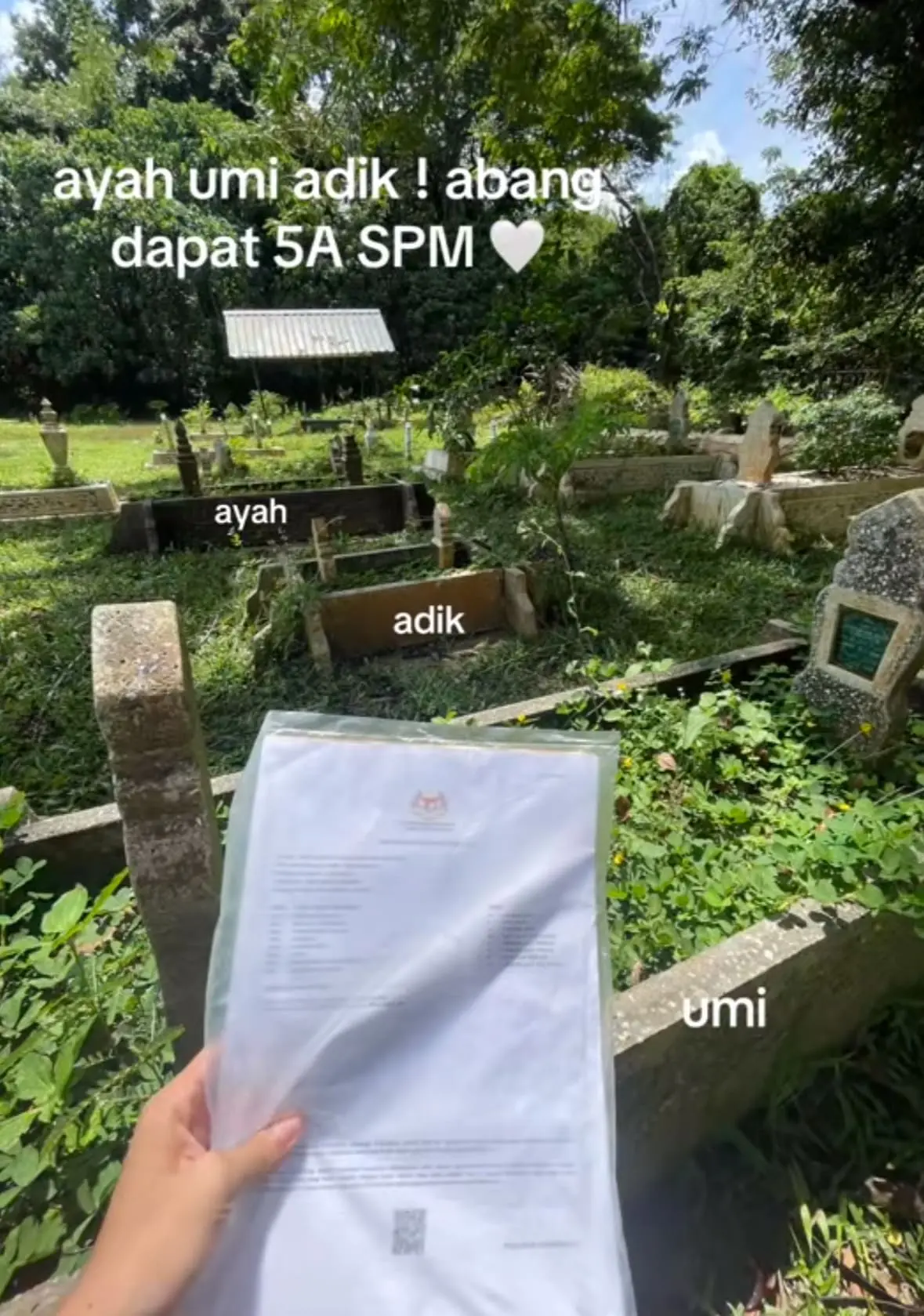 'I Hope I Made You Proud' - M’sian Teen Visits Family’s Graves After Scoring 5As In SPM