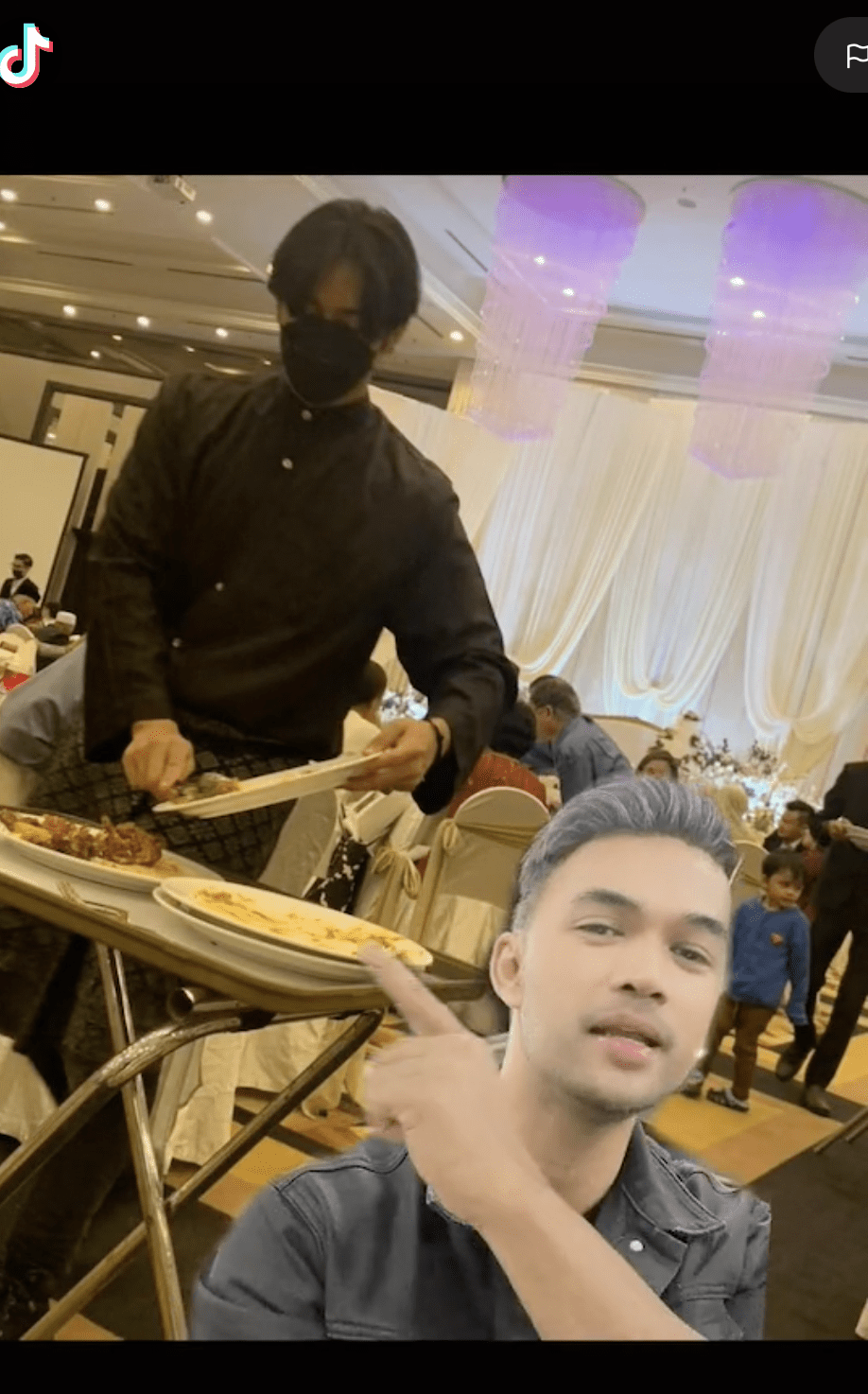 [Video] AirAsia Reached Out On TikTok To Search For A Waiter And Offered Him A Job Interview