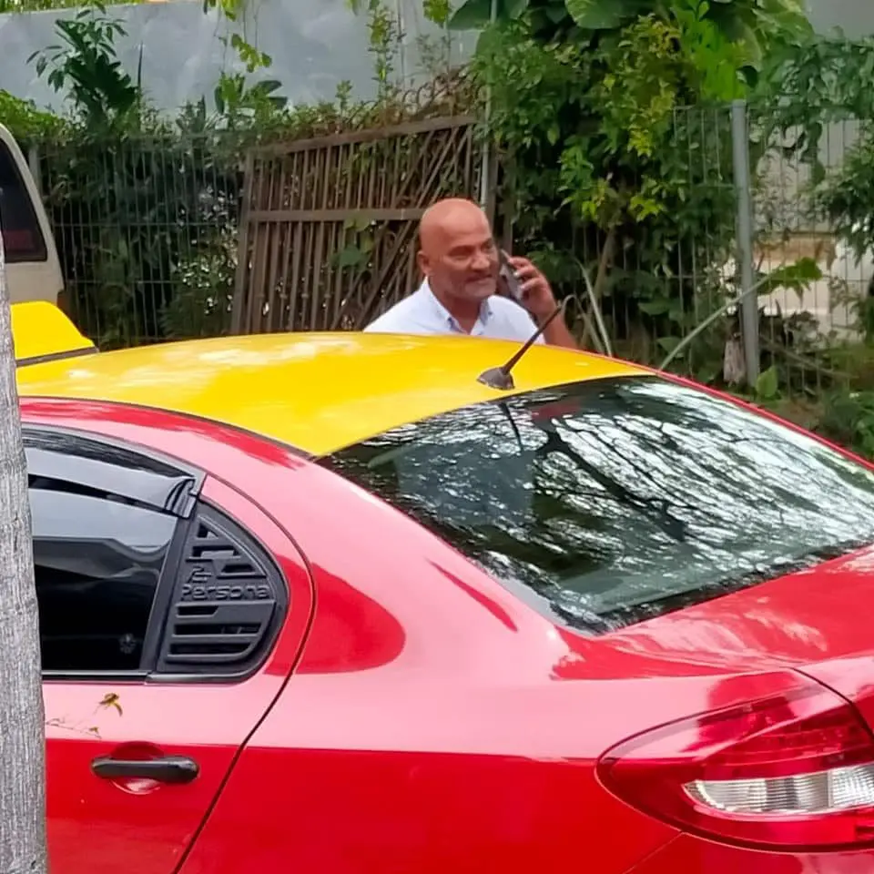 M'sian Taxi Driver Drives From JB To Kulai To Return Wallet Right At Owner's Doorstep