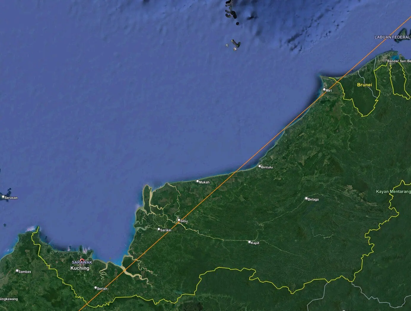 [VIDEO] Debris Of Rocket Mistaken As Meteor Over Kuching Night Sky